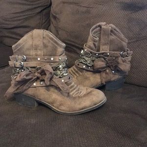 Dressy women’s boots/cowgirl boots